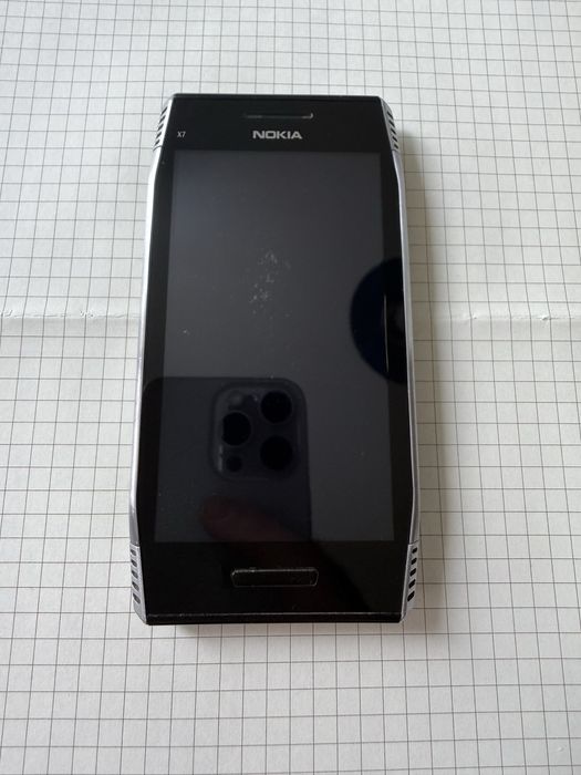 Смартфон Nokia X7-00