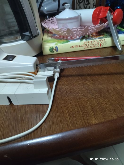 Електро ніж для м'ясних і мучних блюд