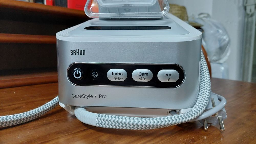 Ferro engomar com caldeira Braun Carestyle 7 Pro