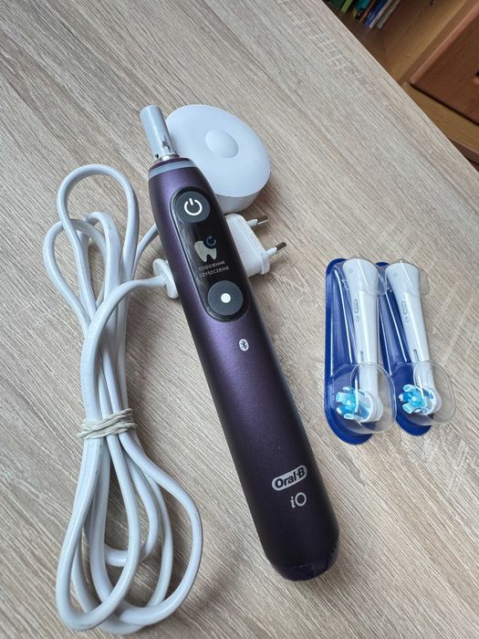 Szczoteczka do zębów  Oral-B IO8 fioletowa