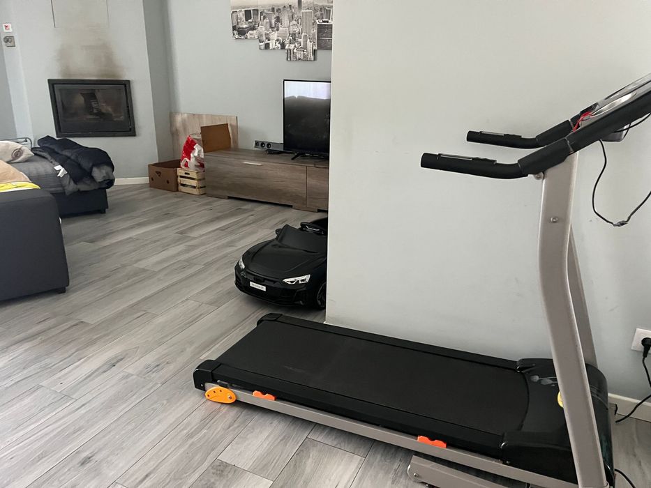 Treadmill468567736409794564