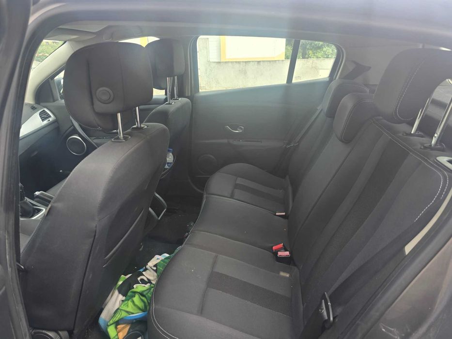 Renault megane 1500 dci 967 712 576