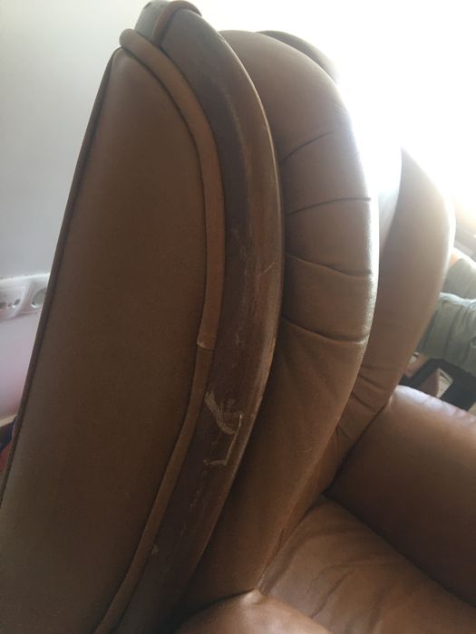 Sofá individual pele castanha