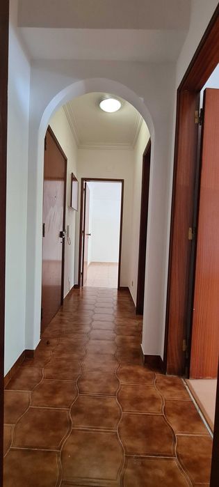 Arrendamento anual T1 no Feijó