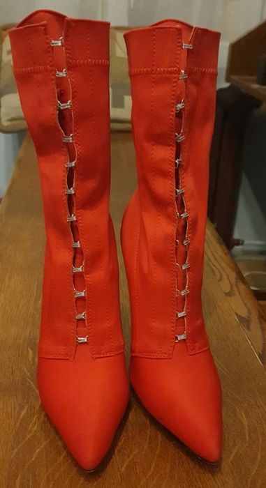 Piękne kozaczki / buty na obcasie