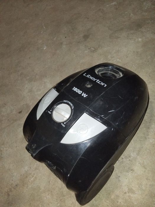 Продаю полесос Liberton 1400w
