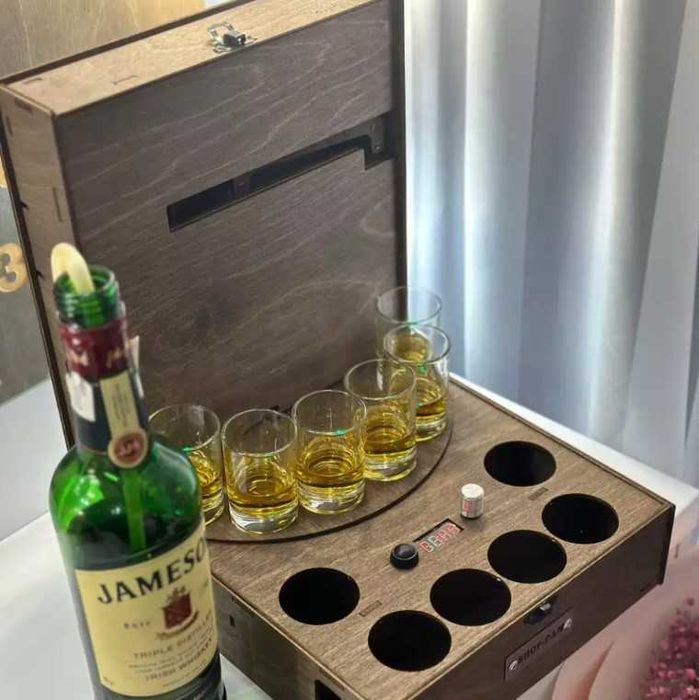 Подарунок чоловікові наливатор 4,6,8,10 чарок автобармен дозатор