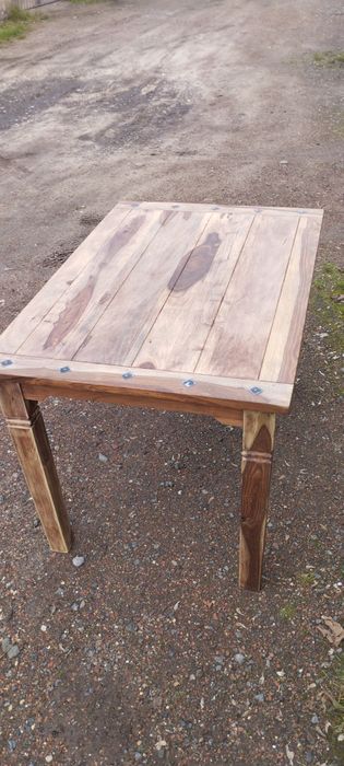 Stół z drewna egzotycznego. 3 sztuki