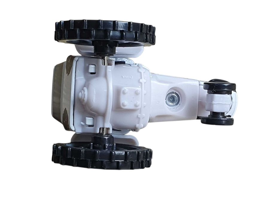 Zabawka model traktora traktor Chewall Auta Cars skala 1:55  McQueen