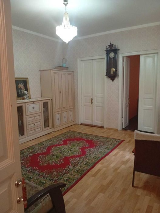 Оренда двокімнатної в центрі.