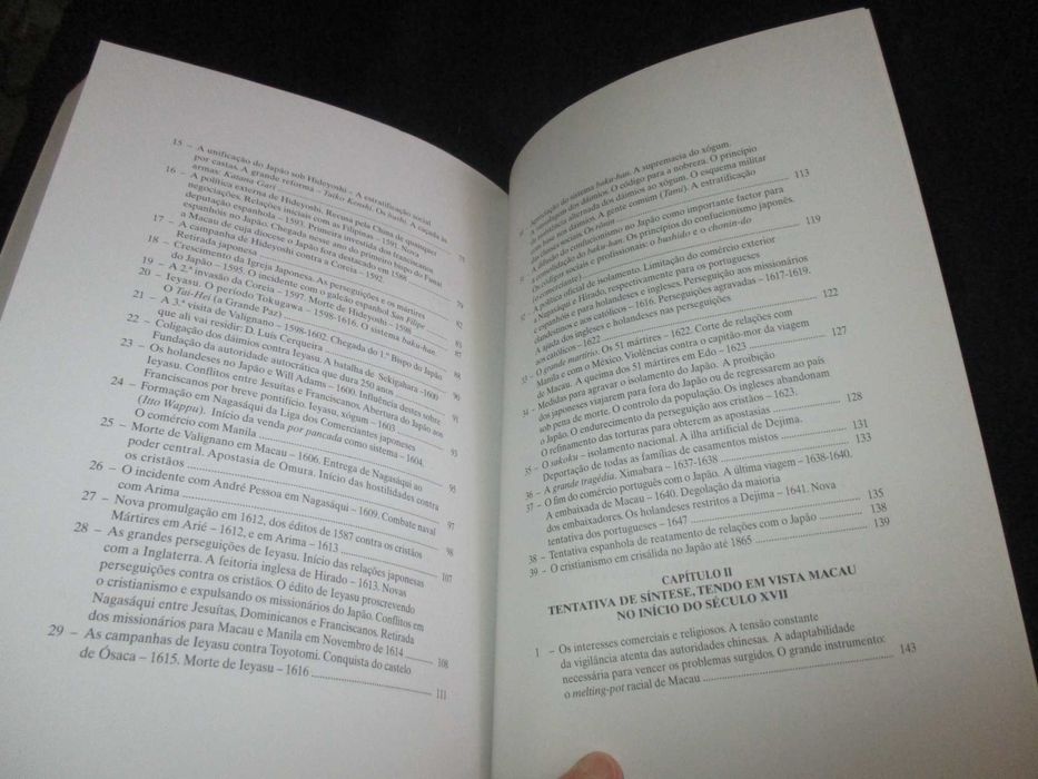 Livro História de Macau Gonçalo Mesquitela