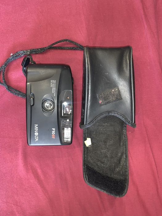 Фото вспышка Фотон 220В х 50Гц и Фотоаппарат плёночный Minolta F10 BF