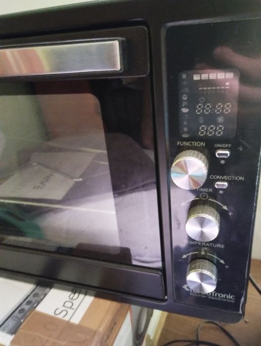 Piekarnik termoobieg rożno wyświetlacz