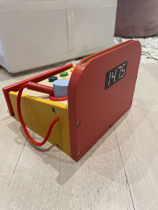 Zabawkowa kuchenka i kasa