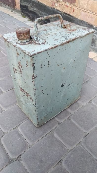Продам каністру 20л.(саморобна)