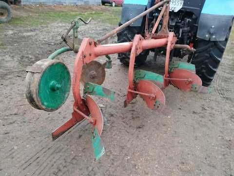 Плуг KVERNELAND трьохкорпусний