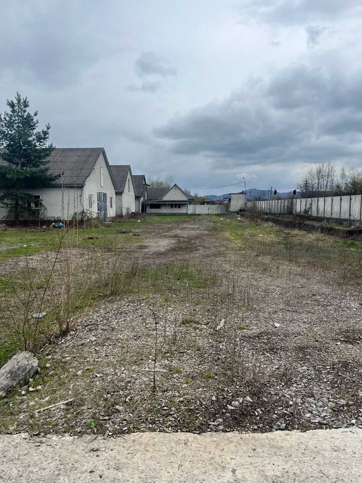 Майновий комплекс, 1249 кв. м, смт. Солотвино, вул. Підмагура, 100