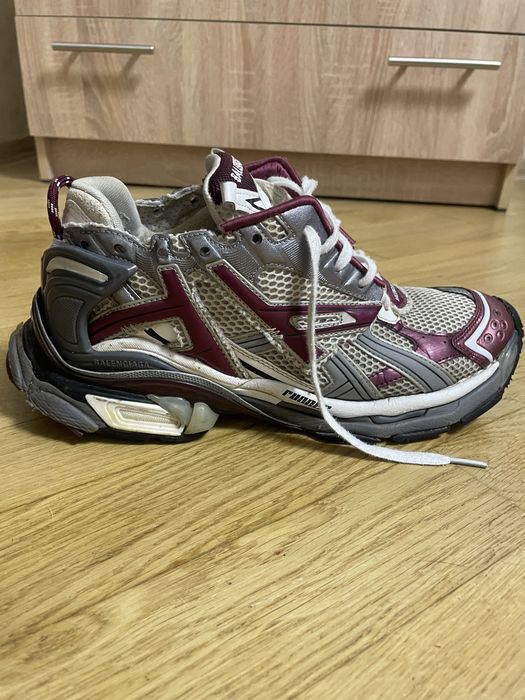 Balenciaga Runner 42