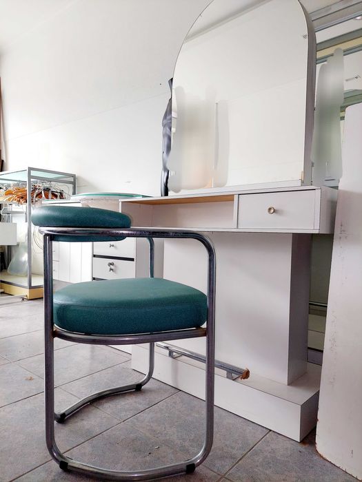 Mobiliário, Acessórios p Estética e Cabeleireiros