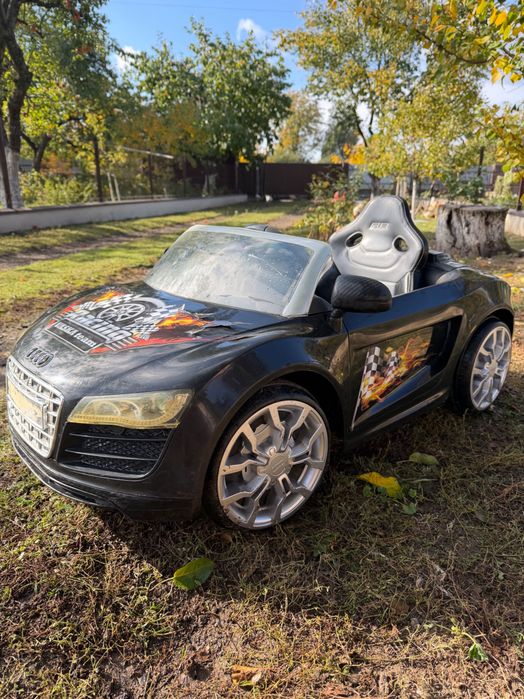 Дитячий електро автомобіль Audi R8