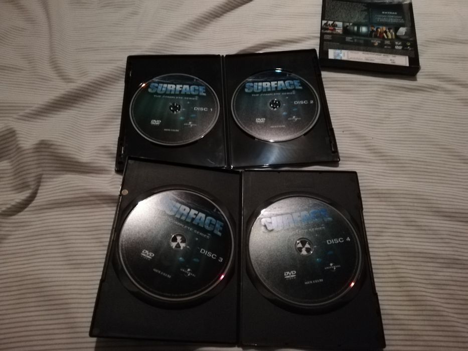 Série TV "Águas Profundas" - 1a Temporada Completa (portes grátis)