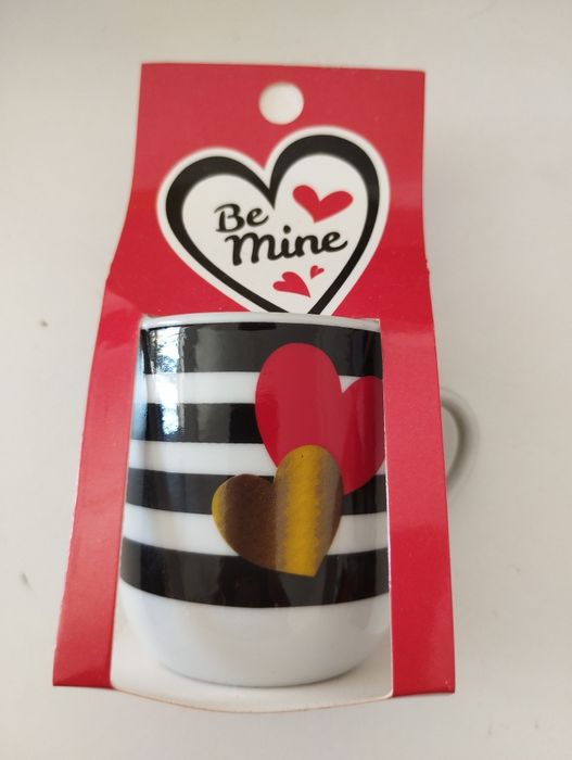 2 chávenas de café  com corações