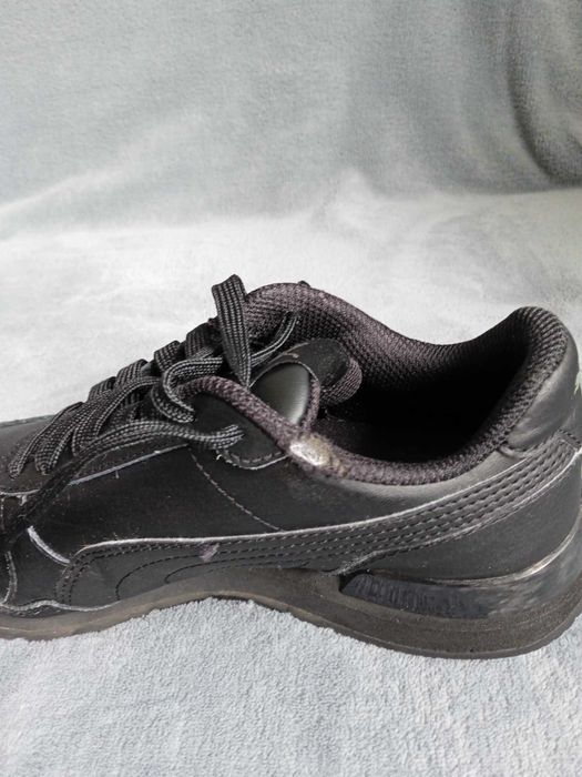 czarne buty puma