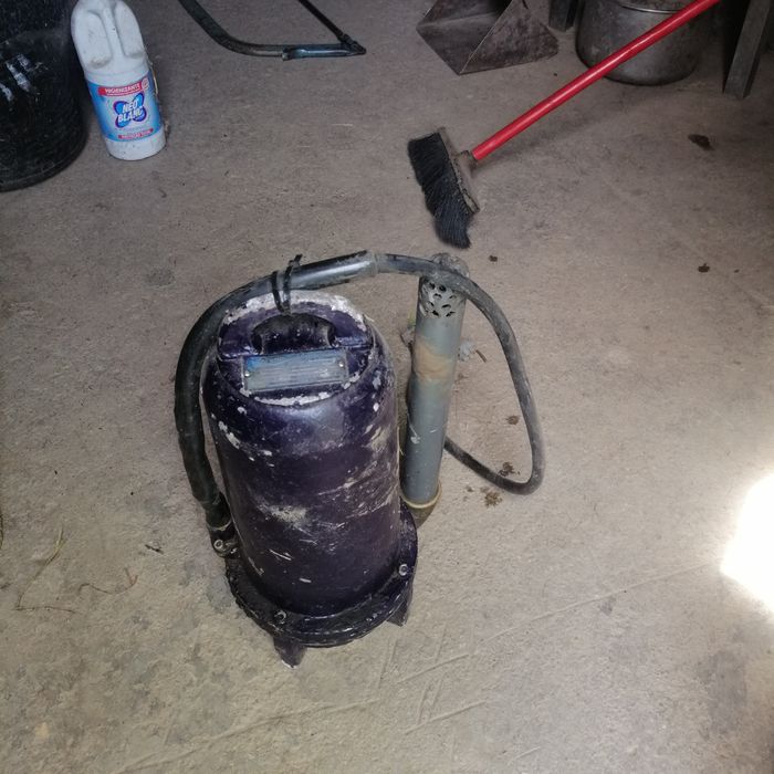 Vendo um motor eléctrico trfasico