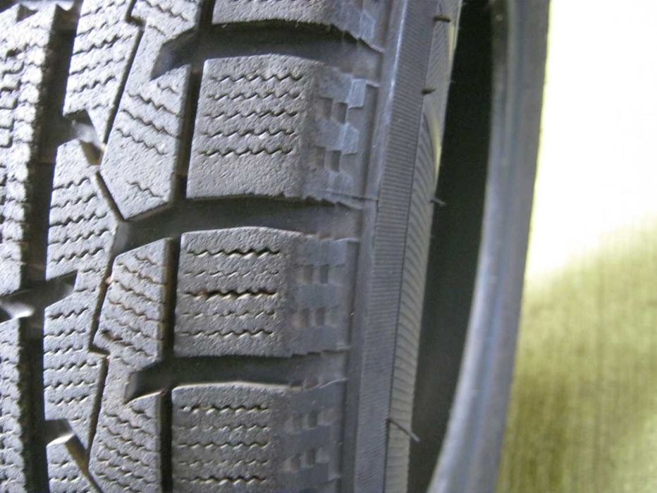 Одна зимова шина TOYO 165x65 r14 протектор 6мм.