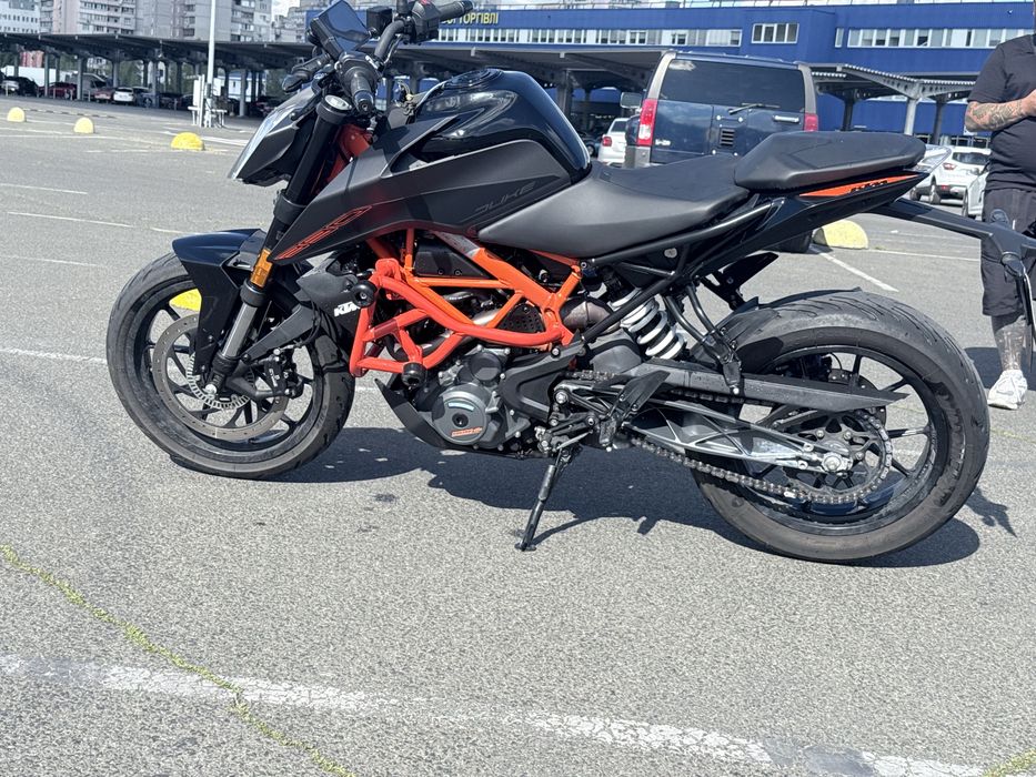 KTM 390 Duke 2023 — 390 см³