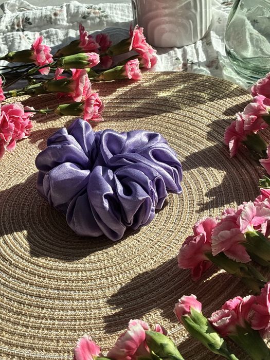 Jedwabna gumka do wlosow scrunchie jedwab lawenda