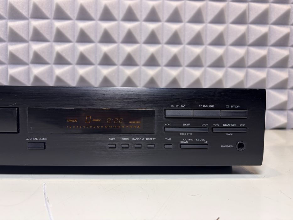 Odtwarzacz CD Yamaha CDX 450 E