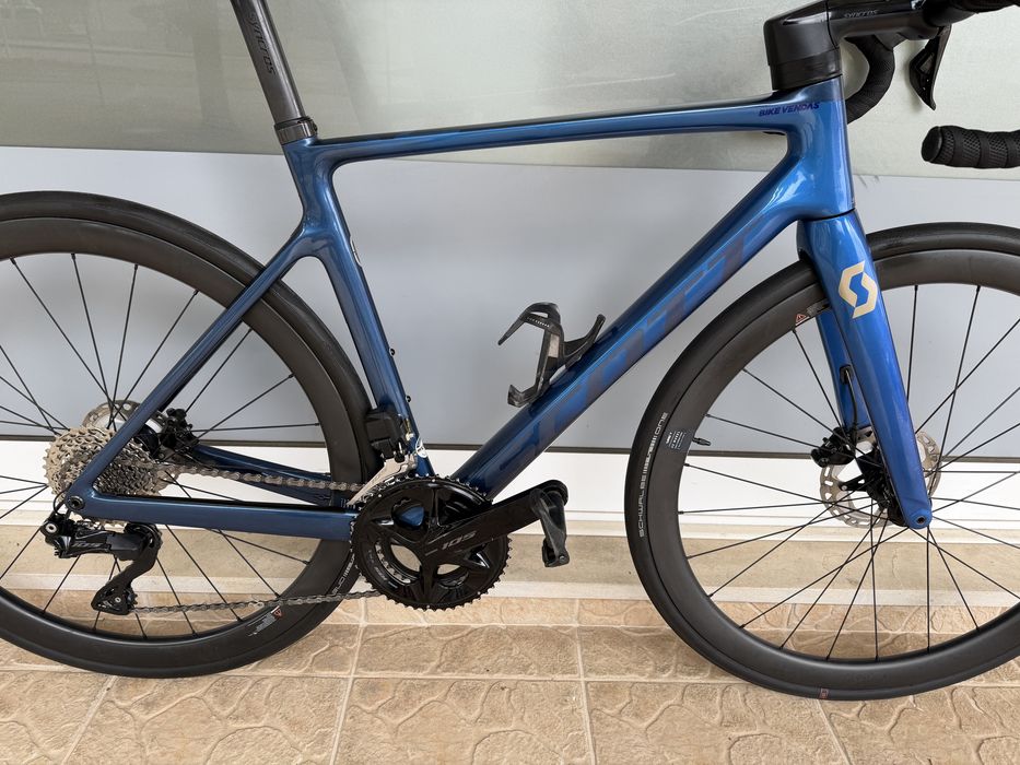 Bicicleta de estrada Scott Addict RC - Di2 - Rodas carbono