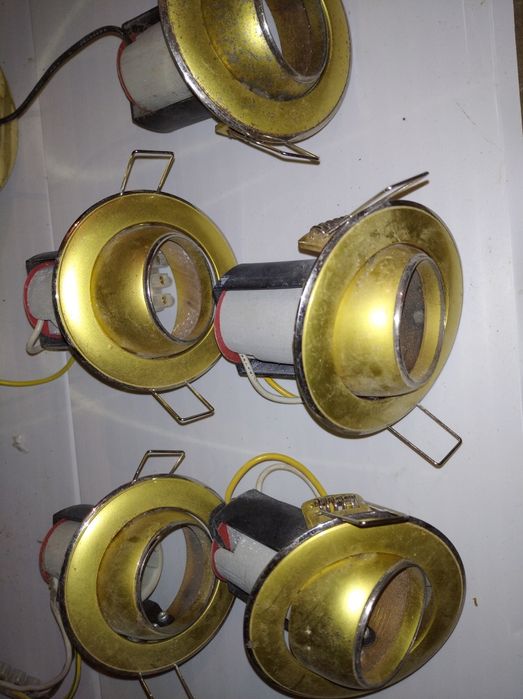 Точечные врезные светильники глазки поворотные