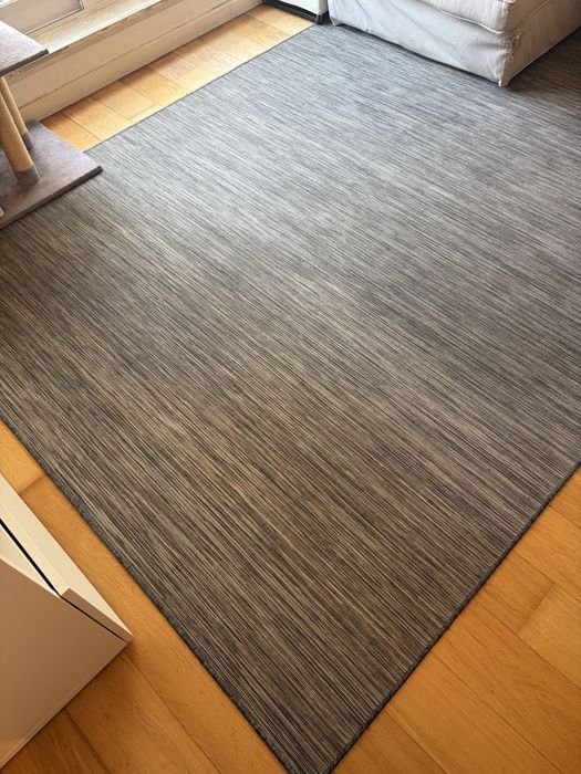 Tapete Ikea cinzento