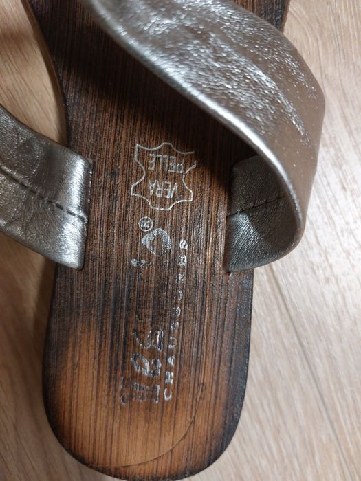 Klapki urocze ozdobne skóra 37