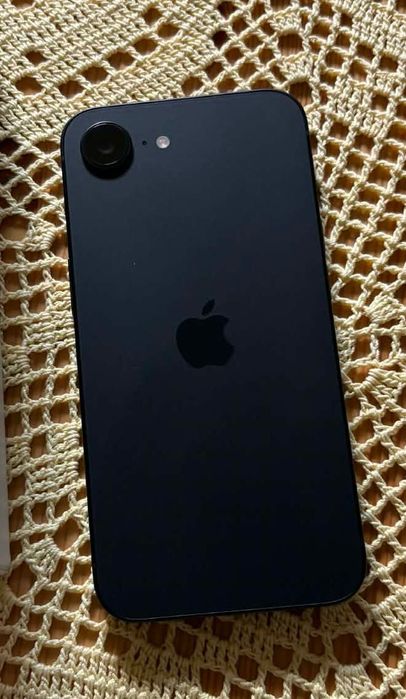 Telefon IPhone 16e