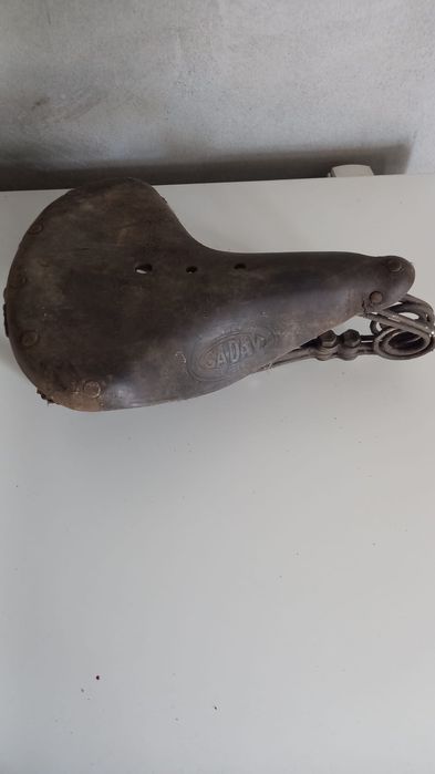 Selim antigo de pasteleira