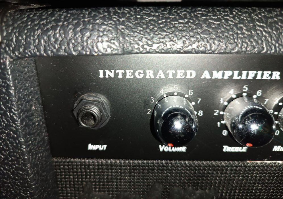 бас гитарный комбик  Deviser  YX-TB-40,40Вт