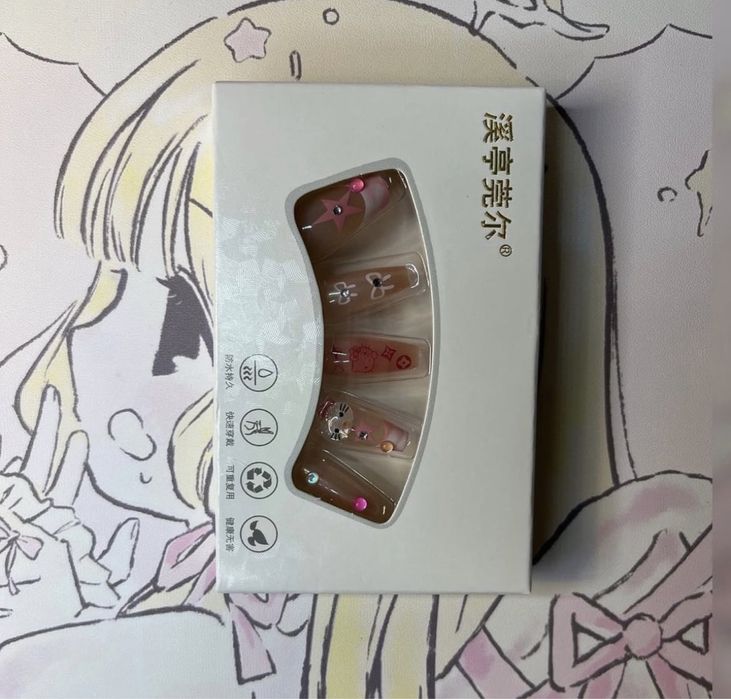 Накладні нігті з шармами Hello Kitty, My Melody