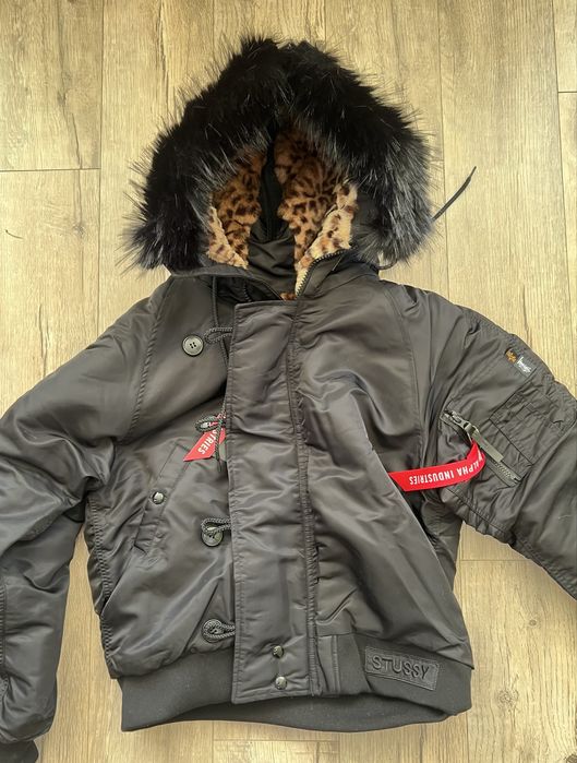 бомбер alpha industries x stussy (black)