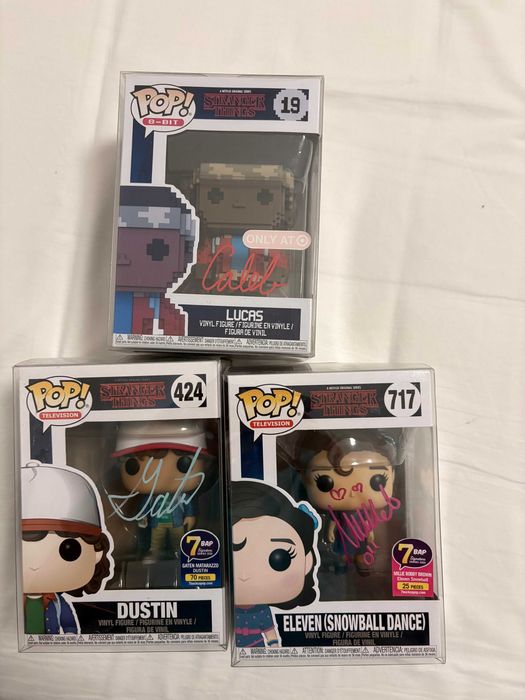Funko Pop Stranger Things assinados com COA
