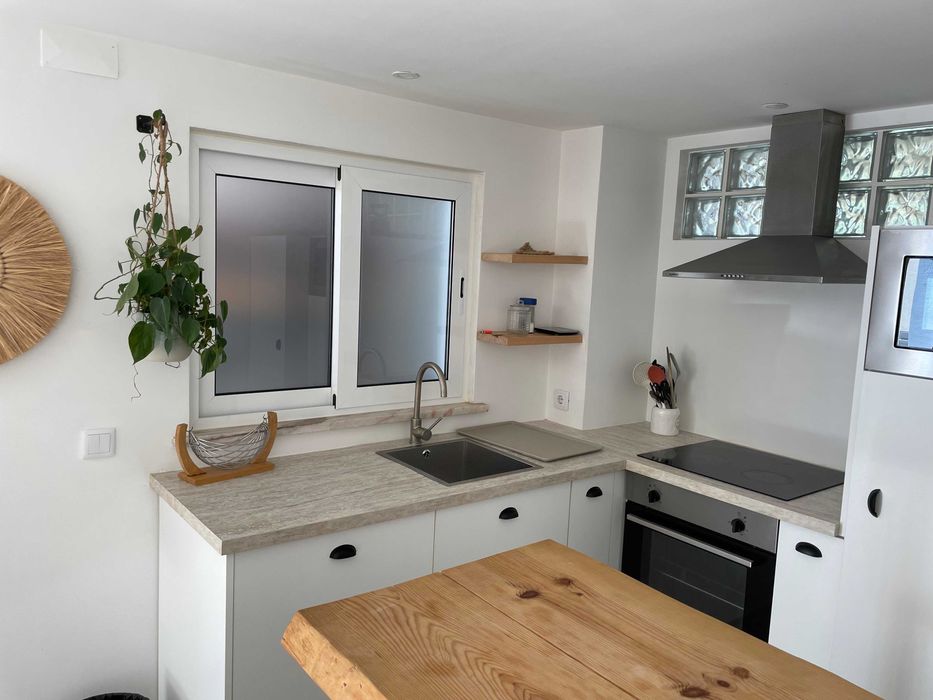 Cozy Duplex Apartment - Fully Equipped & All Bills Included