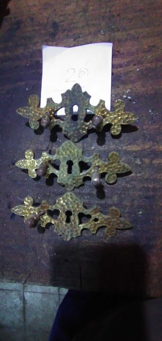 Vintage Used Drawer Pulls423917786099896321