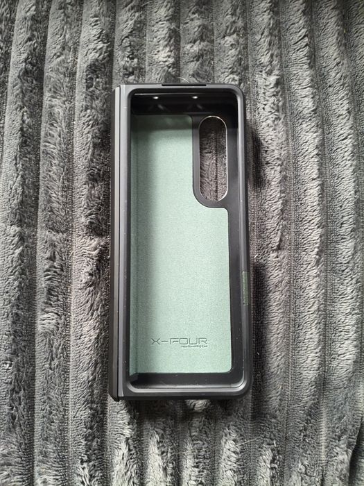 etui x four do Galaxy z fold 3 megnetyczne