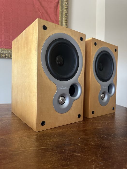 KEF Coda 70 colunas em bom estado