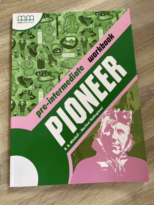 Pioneer pre-preimpermediate. Student’s book i workbook
