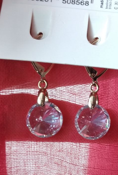 Brincos elegantes com zircónias cúbicas cintilantes