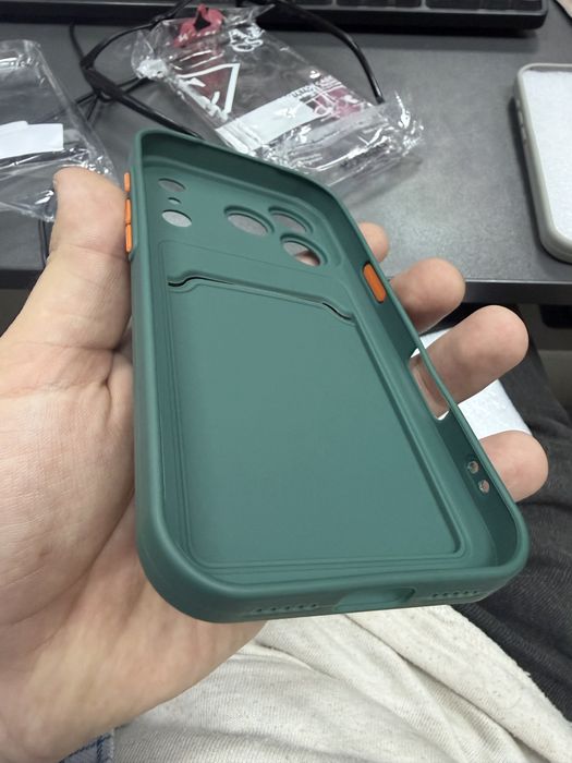 Продам чохол на iphone 17 pro