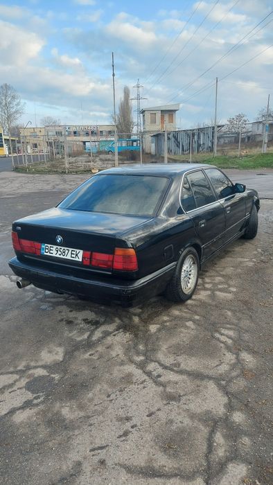 Продам BMW 520i E34